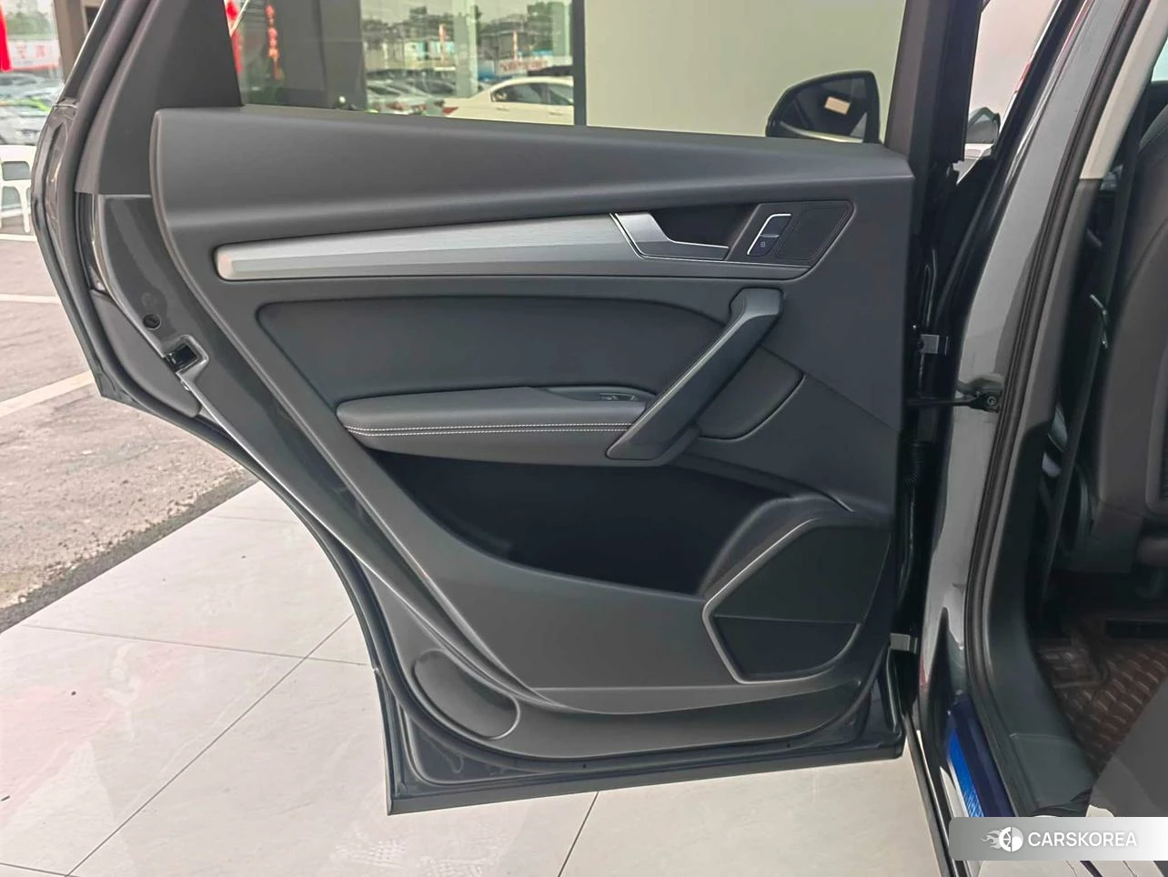 Audi Q5L id 4512813 из Китая 13