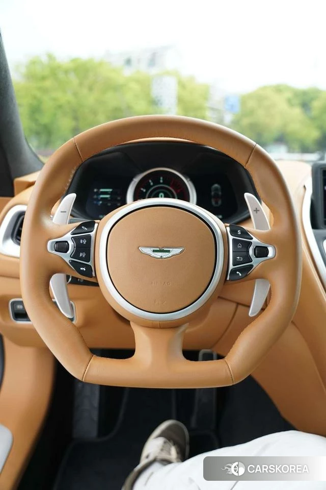 Aston Martin DB11 id 3969204 из Китая 13