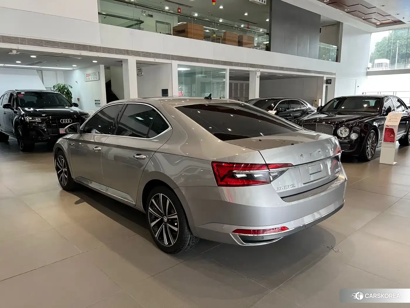 Skoda Superb id 4589322 из Китая 13