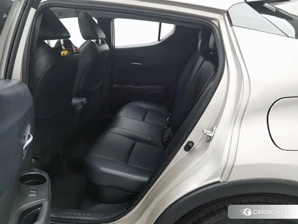 Toyota C-HR id 4570348 из Китая 13