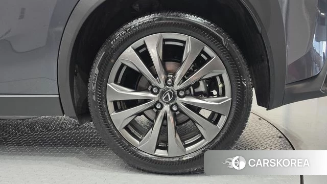 Lexus UX250h id 4360568 из Кореи 13