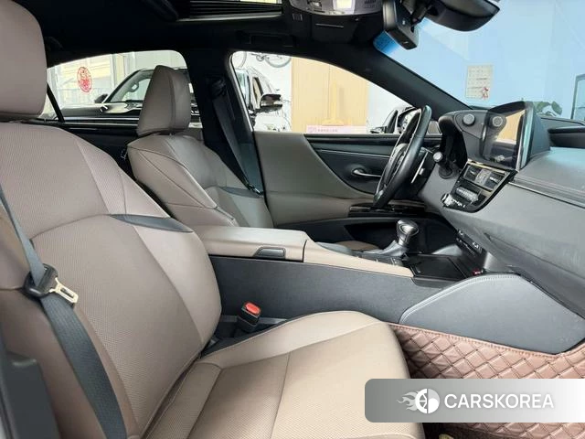 Lexus ES id 4262174 из Китая 13