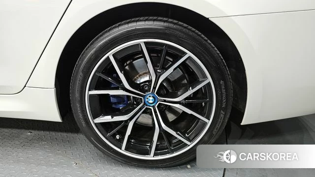 BMW 5 Series (G30) id 4303346 из Кореи 13
