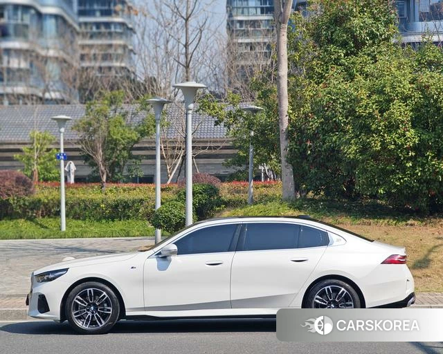 BMW 5 series id 4271597 из Китая 13