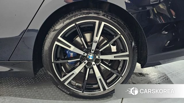 BMW 5 Series (G60) id 4381175 из Кореи 13