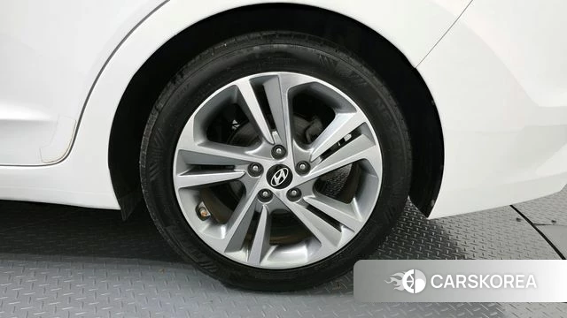 Hyundai Avante AD id 4310989 из Кореи 13