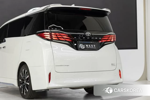 Toyota Elfa id 4365746 из Китая 13