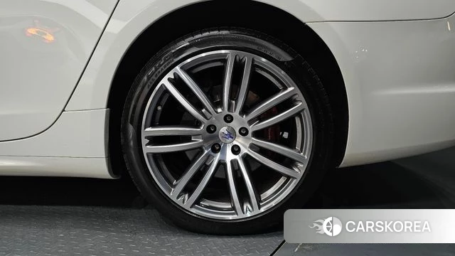Maserati Quattroporte id 4605252 из Кореи 13