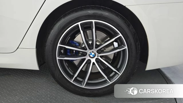 BMW 5 Series (G30) id 4636007 из Кореи 13