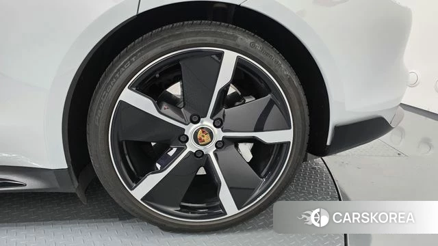 Porsche Taycan id 4293983 из Кореи 13