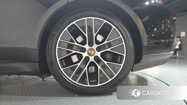 Porsche Taycan id 4395805 из Кореи 13