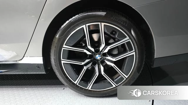 BMW 7 Series (G70) id 4665636 из Кореи 13