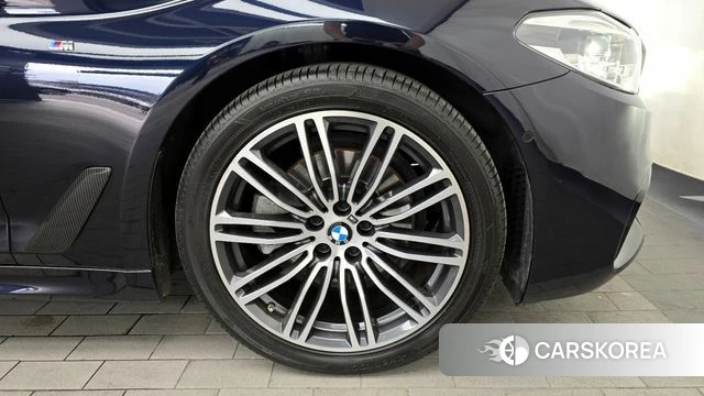 BMW 5 Series (G30) id 4410399 из Кореи 13