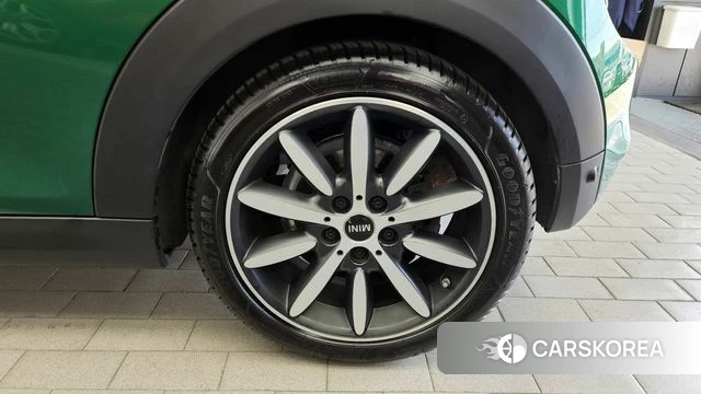 Mini Cooper S Convertible id 4284577 из Кореи 13