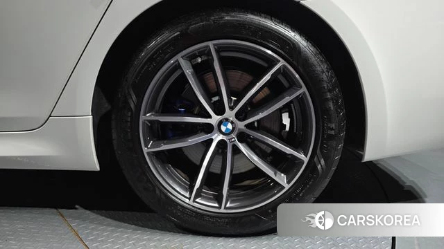 BMW 5 Series (G30) id 4675425 из Кореи 13