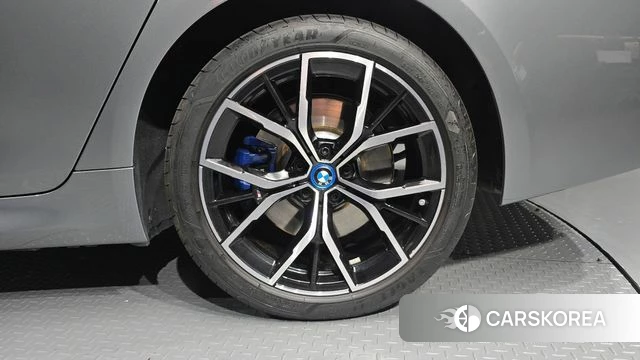 BMW 5 Series (G30) id 4675580 из Кореи 13