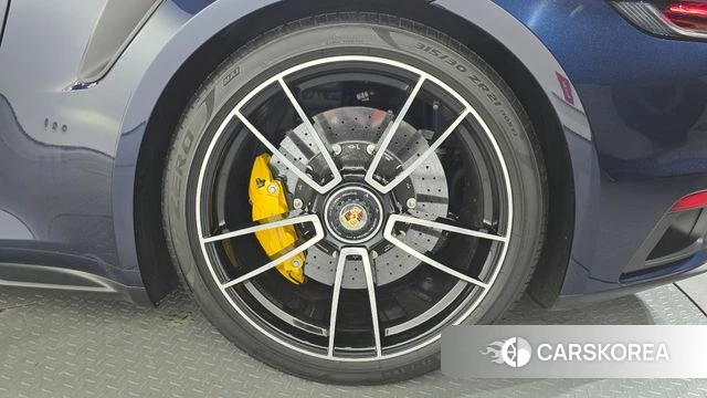 Porsche 911(992) id 4637220 из Кореи 13