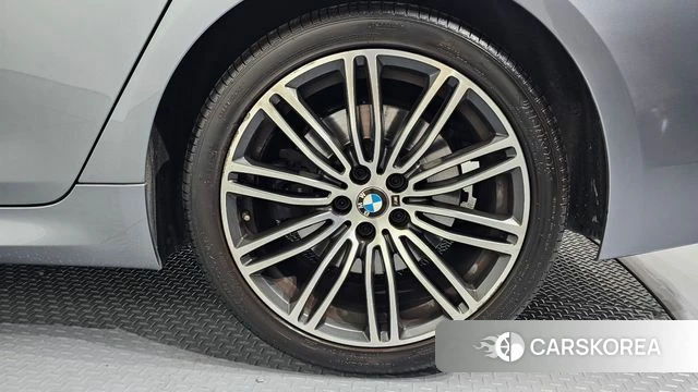 BMW 5 Series (G30) id 4764934 из Кореи 13