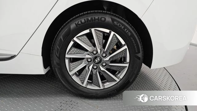 Hyundai The New Ionic Electric id 4864727 из Кореи 13