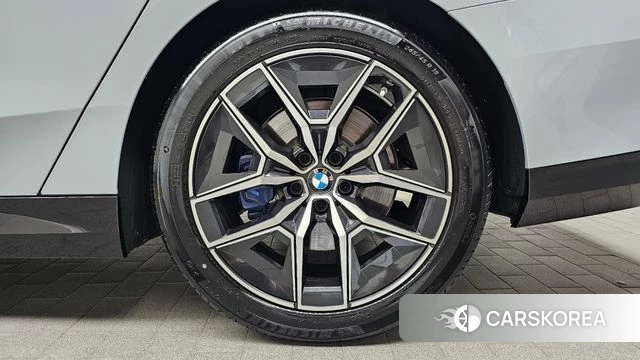 BMW 5 Series (G60) id 4735046 из Кореи 13