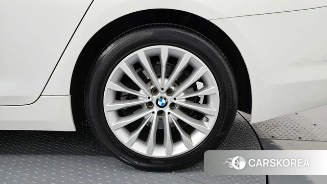 BMW 5 Series (G30) id 4246208 из Кореи 13