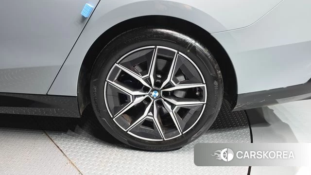 BMW 5 Series (G60) id 4762023 из Кореи 13