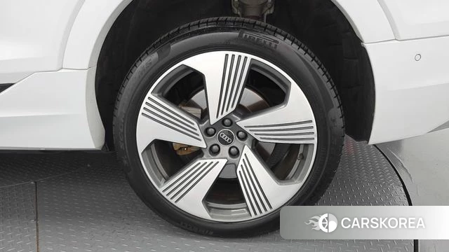 Audi e-Tron id 4585743 из Кореи 13