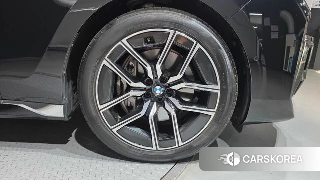 BMW 7 Series (G70) id 4516039 из Кореи 13