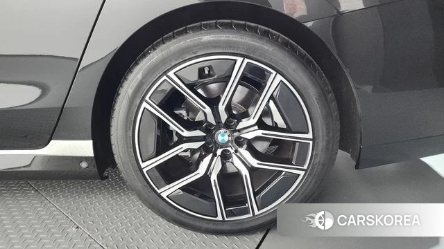 BMW 7 Series (G70) id 4394353 из Кореи 13