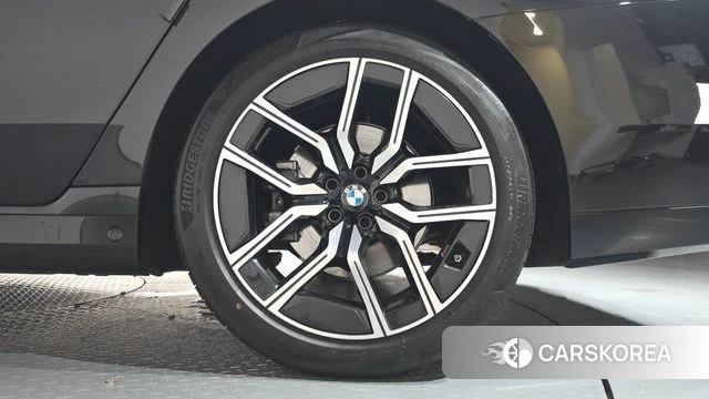 BMW 7 Series (G70) id 4578707 из Кореи 13