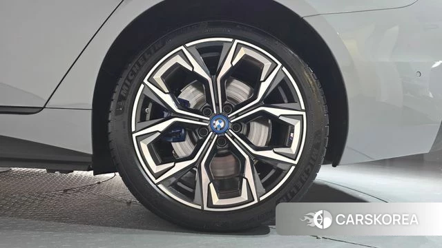BMW i4 id 4649969 из Кореи 13