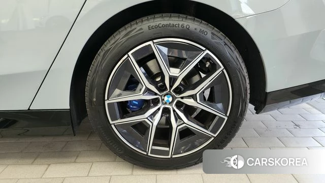 BMW 5 Series (G60) id 4266302 из Кореи 13