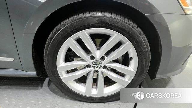 Volkswagen The New Passat id 4318151 из Кореи 13