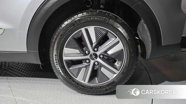 Kia The New Niro id 4741018 из Кореи 13