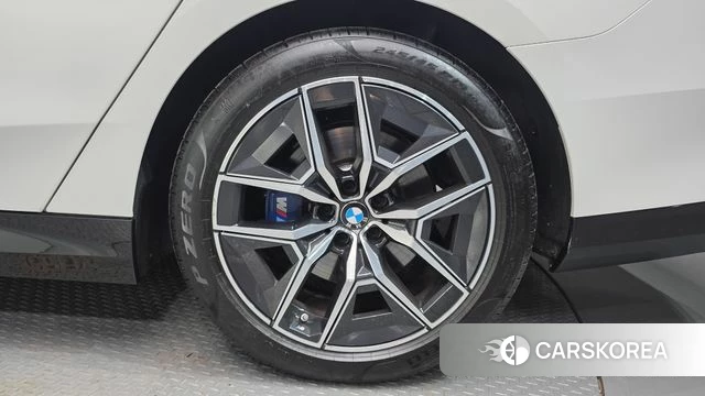 BMW 5 Series (G60) id 4407996 из Кореи 13