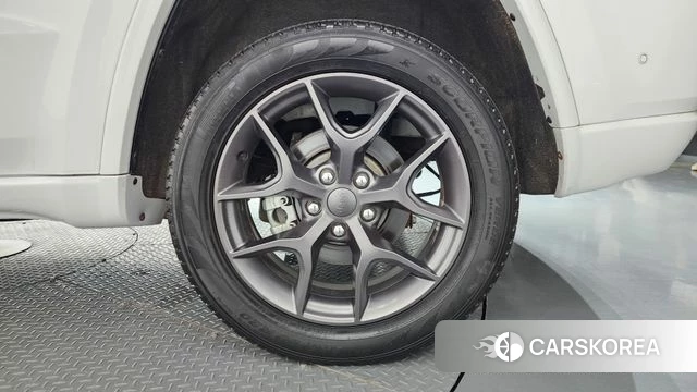 Jeep Grand Cherokee id 4330918 из Кореи 13