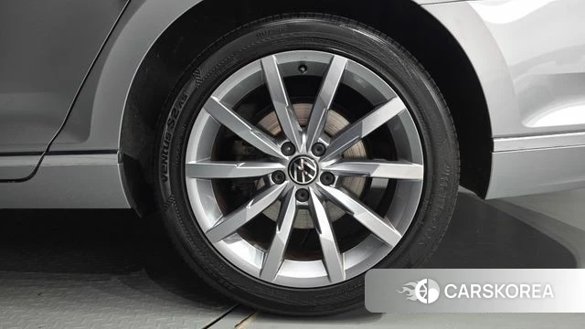 Volkswagen Passat GT (B8) id 4871931 из Кореи 13