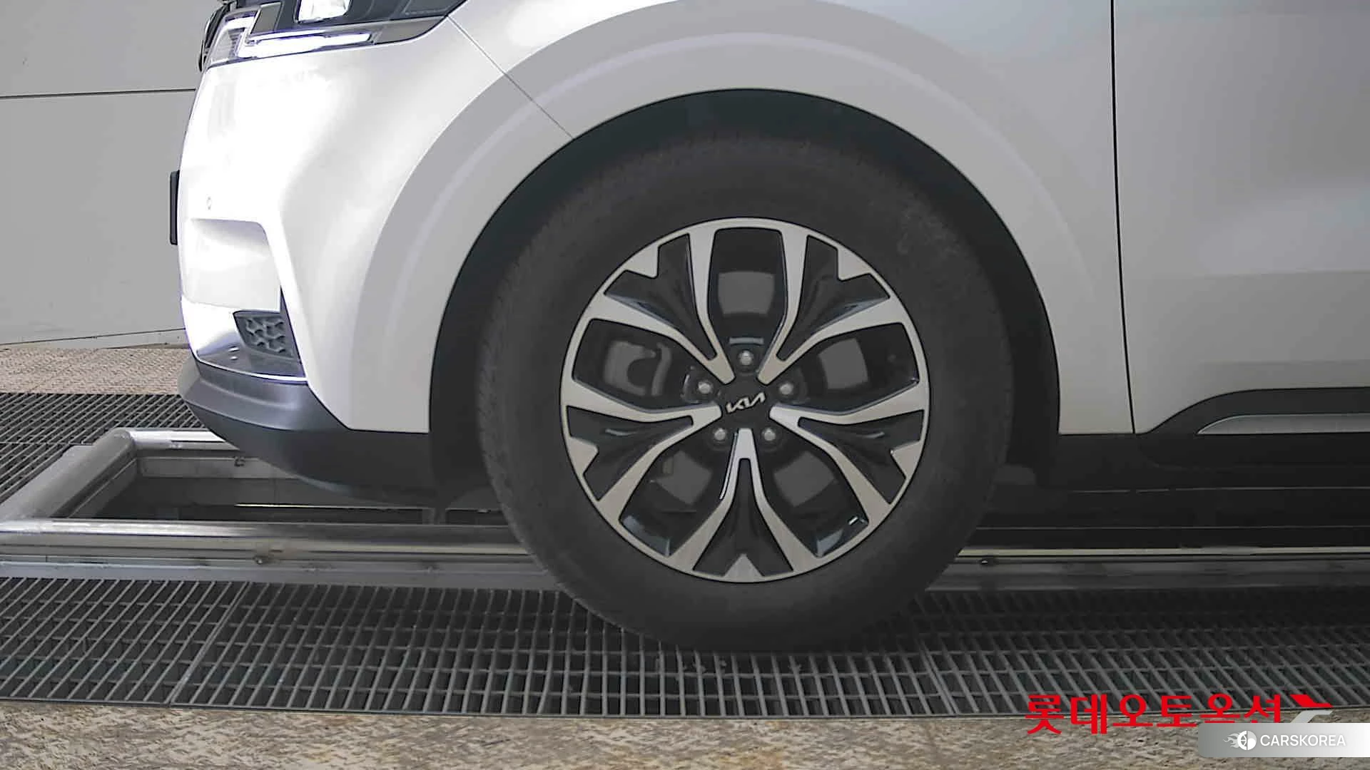 Kia Carnival id 3875767 из Кореи 13