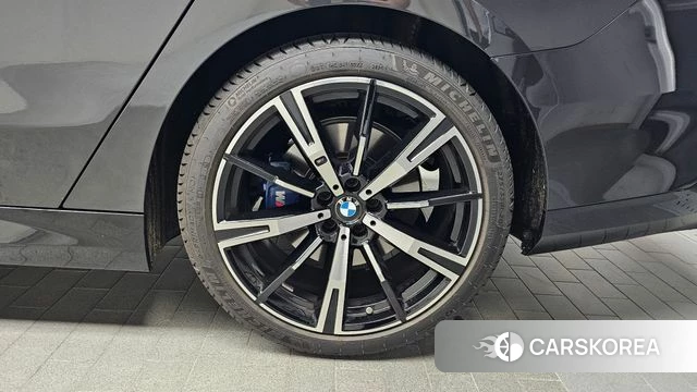 BMW 5 Series (G60) id 4589842 из Кореи 13