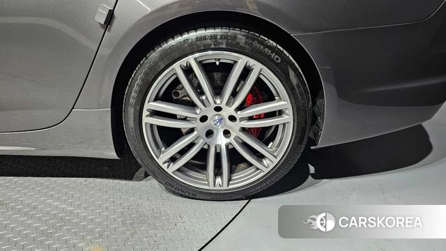 Maserati Quattroporte id 4430291 из Кореи 13