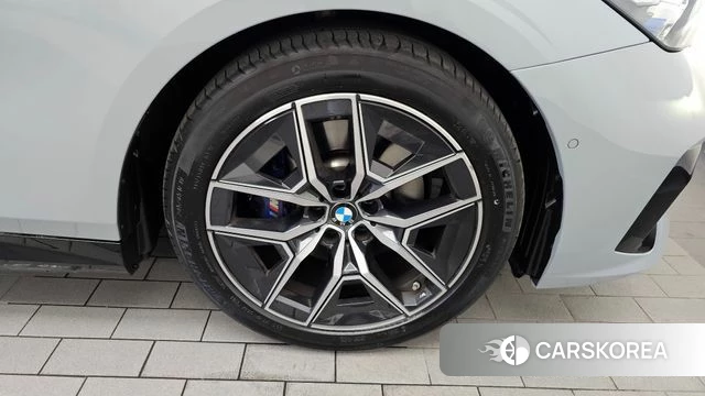 BMW 5 Series (G60) id 4414161 из Кореи 13