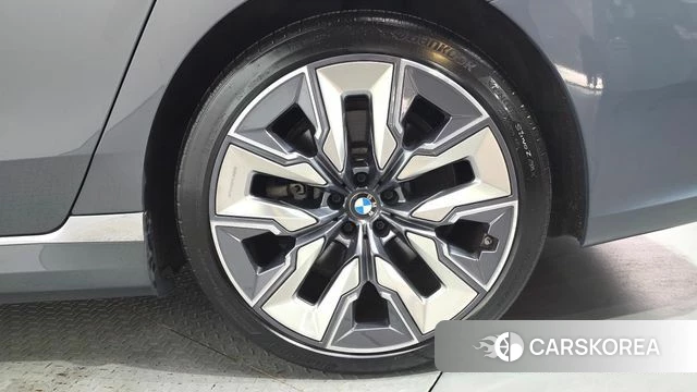 BMW i7 (G70) id 4640554 из Кореи 13