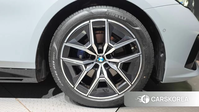 BMW 5 Series (G60) id 4729760 из Кореи 13