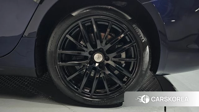 Maserati Ghibli id 4245220 из Кореи 13