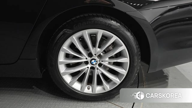 BMW 5 Series (G30) id 4310836 из Кореи 13
