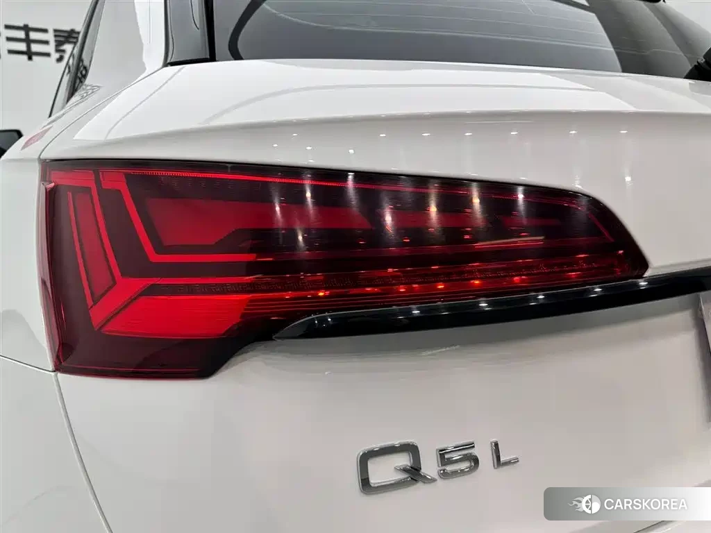 Audi Q5L id 4629610 из Китая 13