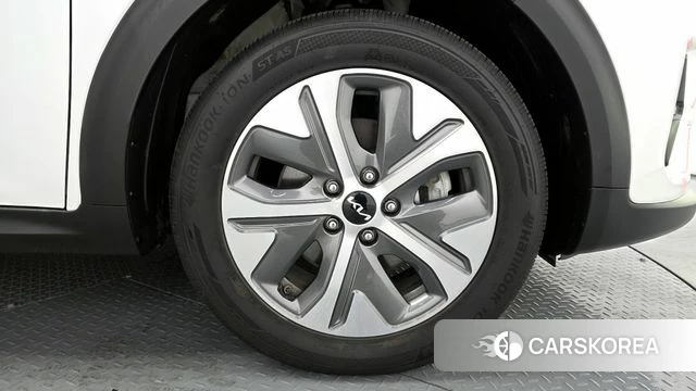 Kia Niro Plus id 4354778 из Кореи 13