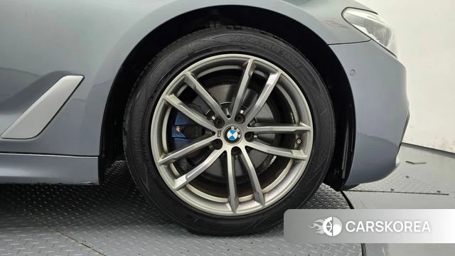 BMW 5 Series (G30) id 4865571 из Кореи 13