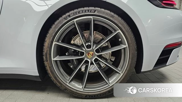 Porsche 911(992) id 4700993 из Кореи 13