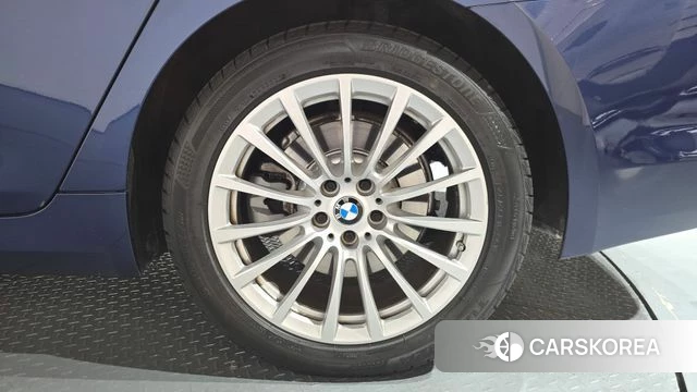 BMW 5 Series (G30) id 4294495 из Кореи 13